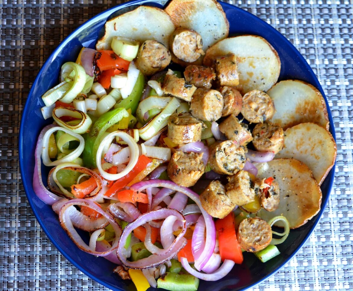 341 Cals/ 19g protein. Pan fried plant-based feta sausage with seasoned leeks, potatoes, and other veggies.