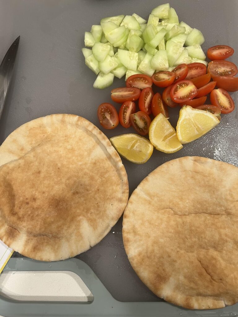 The pita pockets came with no pocket. Wtf? So I had to throw all the ingredients in and make it like a taco. Needless to say, it was absolutely disgusting IMO. Thus far the only HF meal I’ve trashed🤢🤮