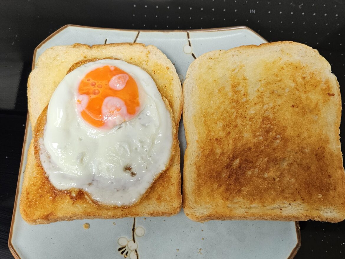 Behold! My super orange, radioactive egg yolk! 😋