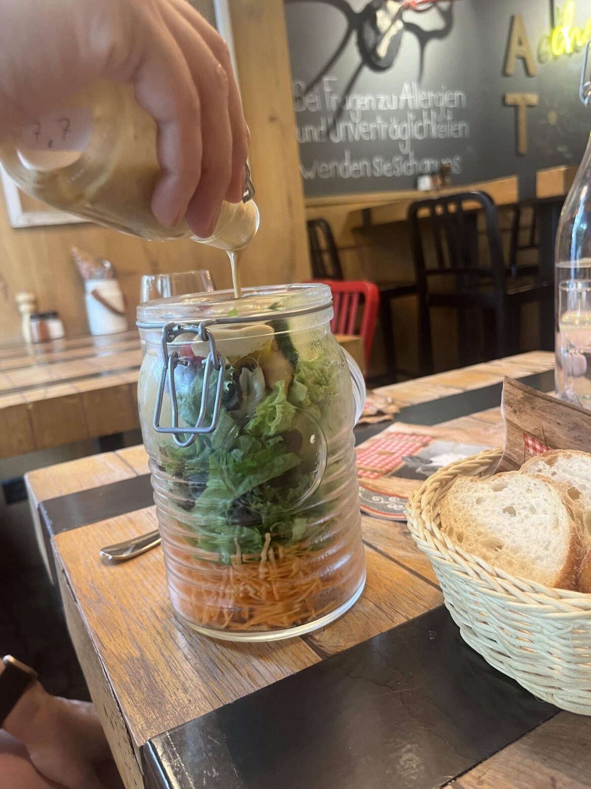 Salad in a jar. Do I eat the carrots last?