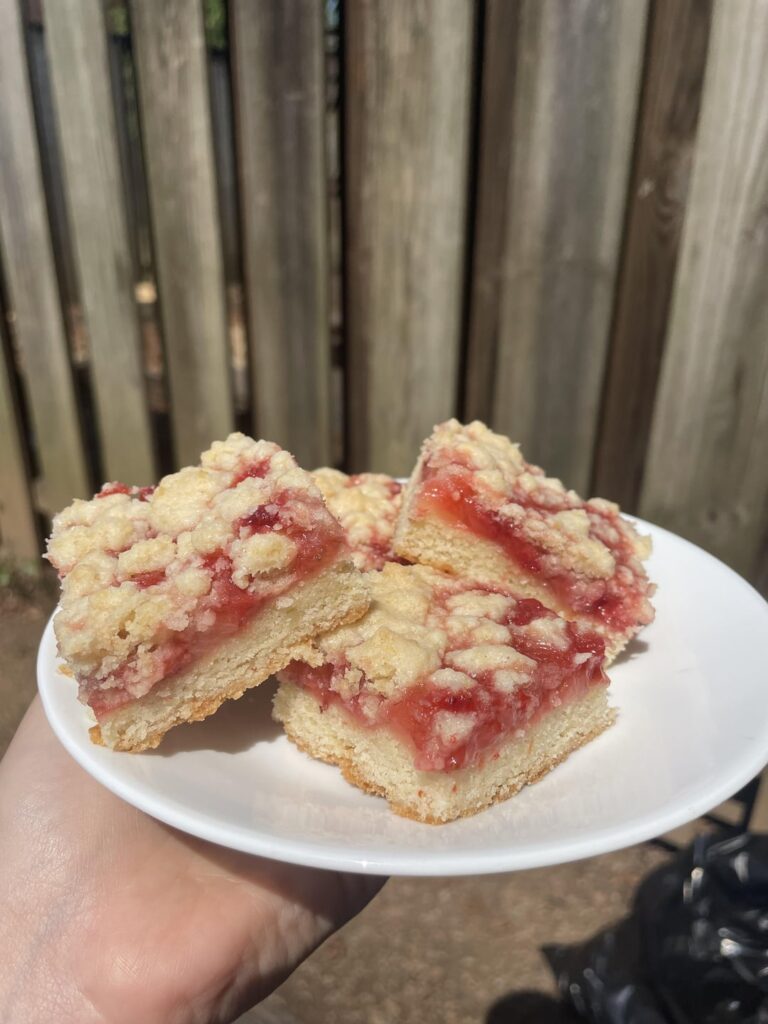 [homemade] strawberry crumb bars