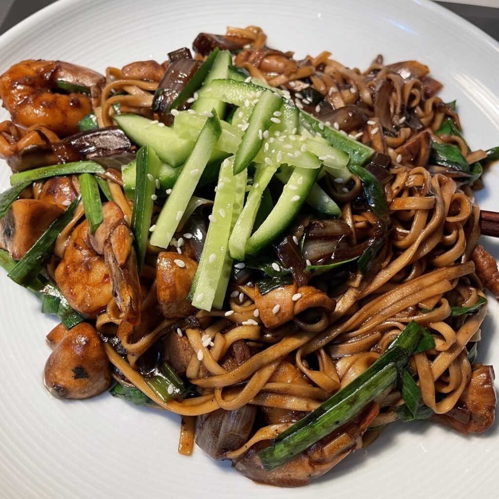 Treated myself this weekend; Jaengban-jjajangmyeon!