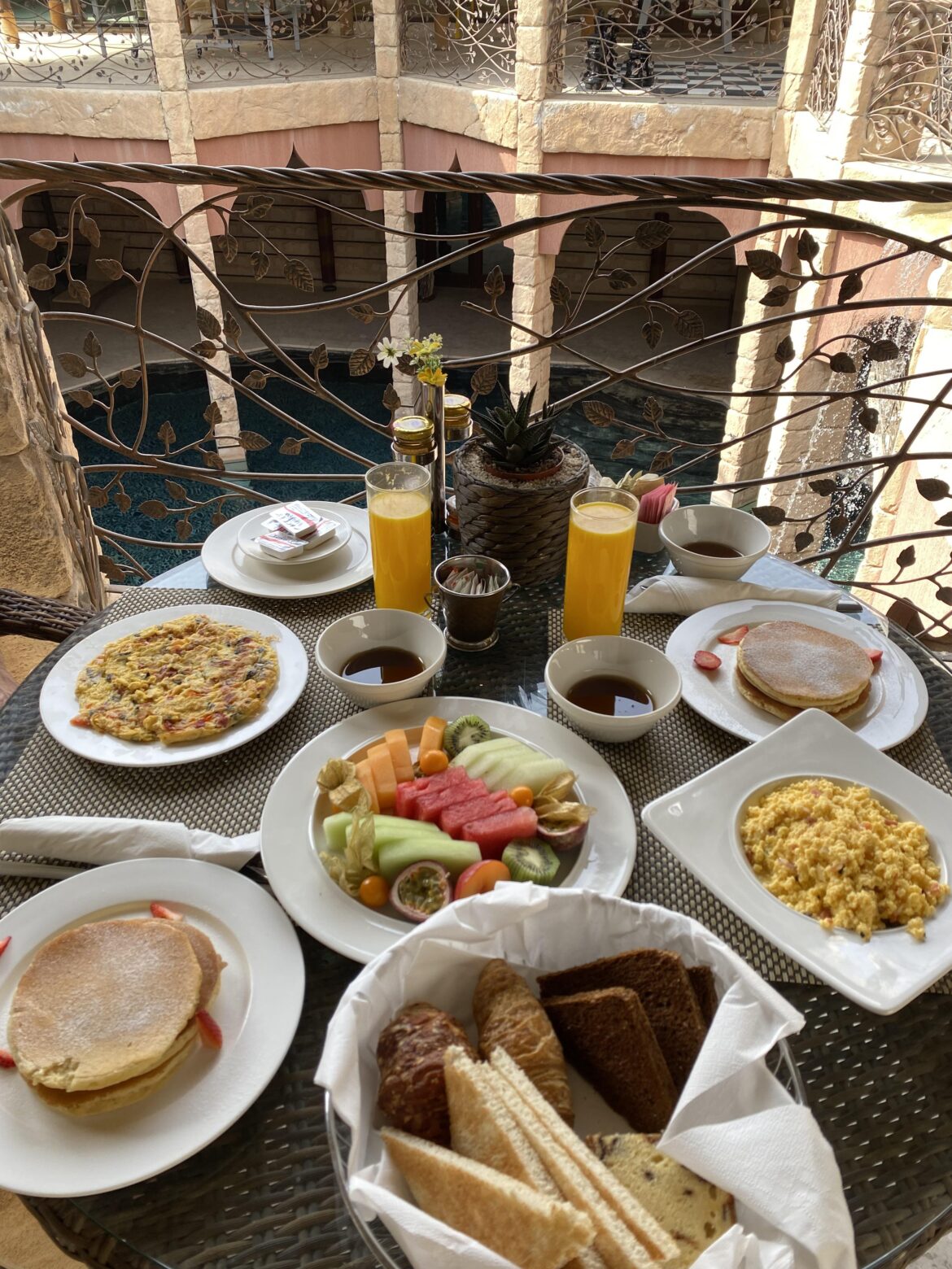 Breakfast with the pool view