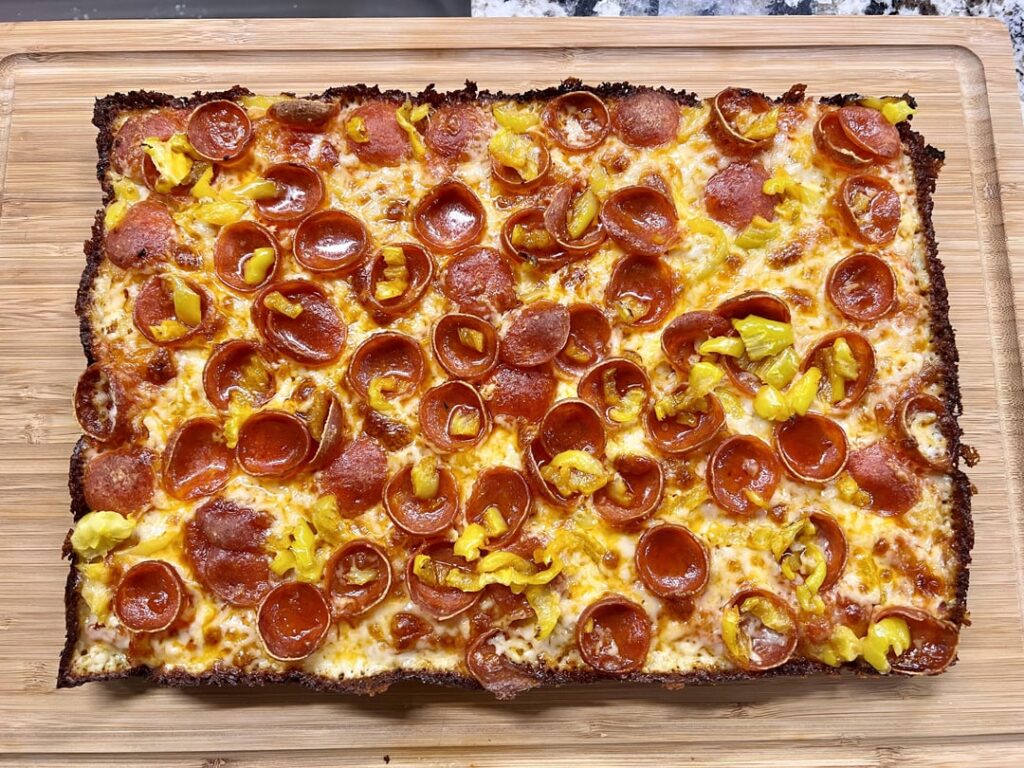 Detroit Style Pizza w/ Pepp, Chopped Banana Peppers & Hot Honey [Homemade]