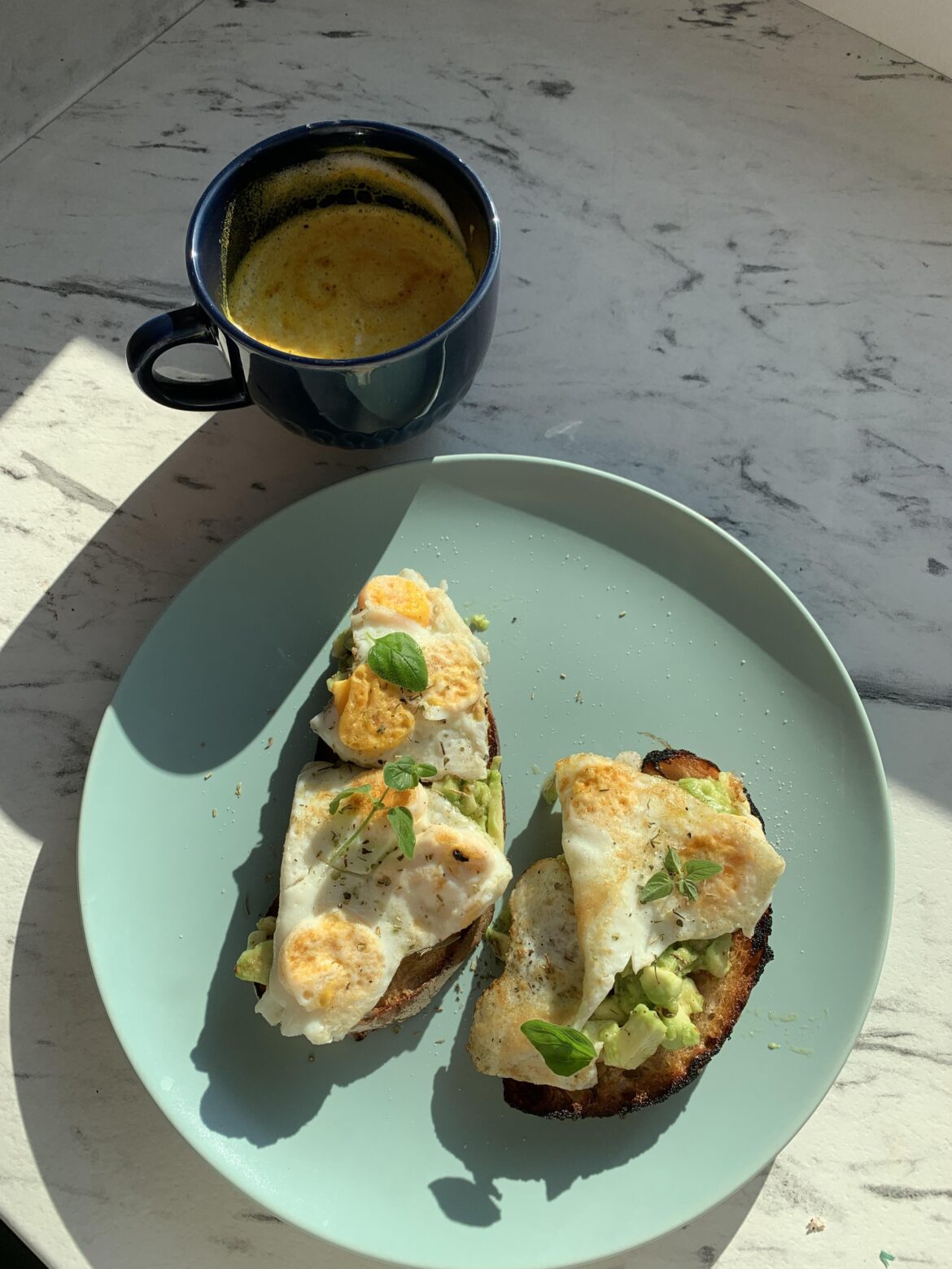 It has been a while since my last post, but here I am again with your avocado toast with a twist