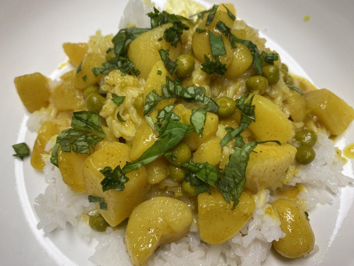 Cooking with cans: potato curry with peas