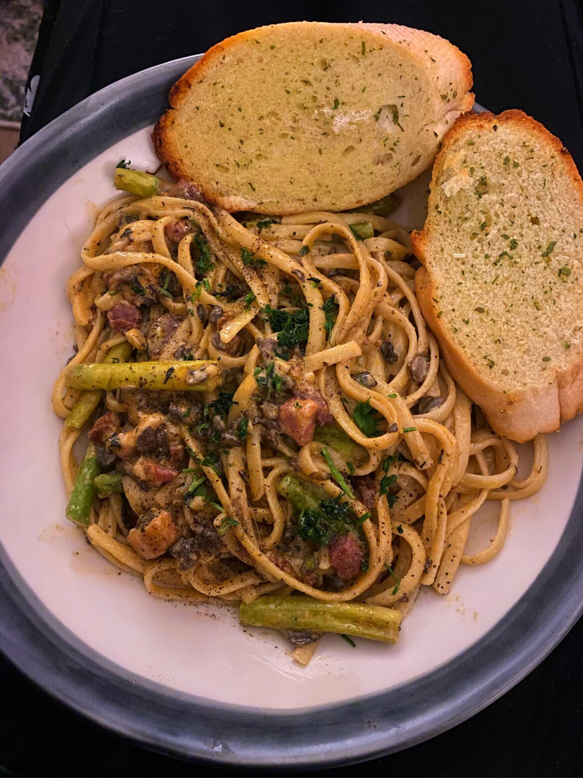 Presto bacon and mushroom linguine with asparagus
