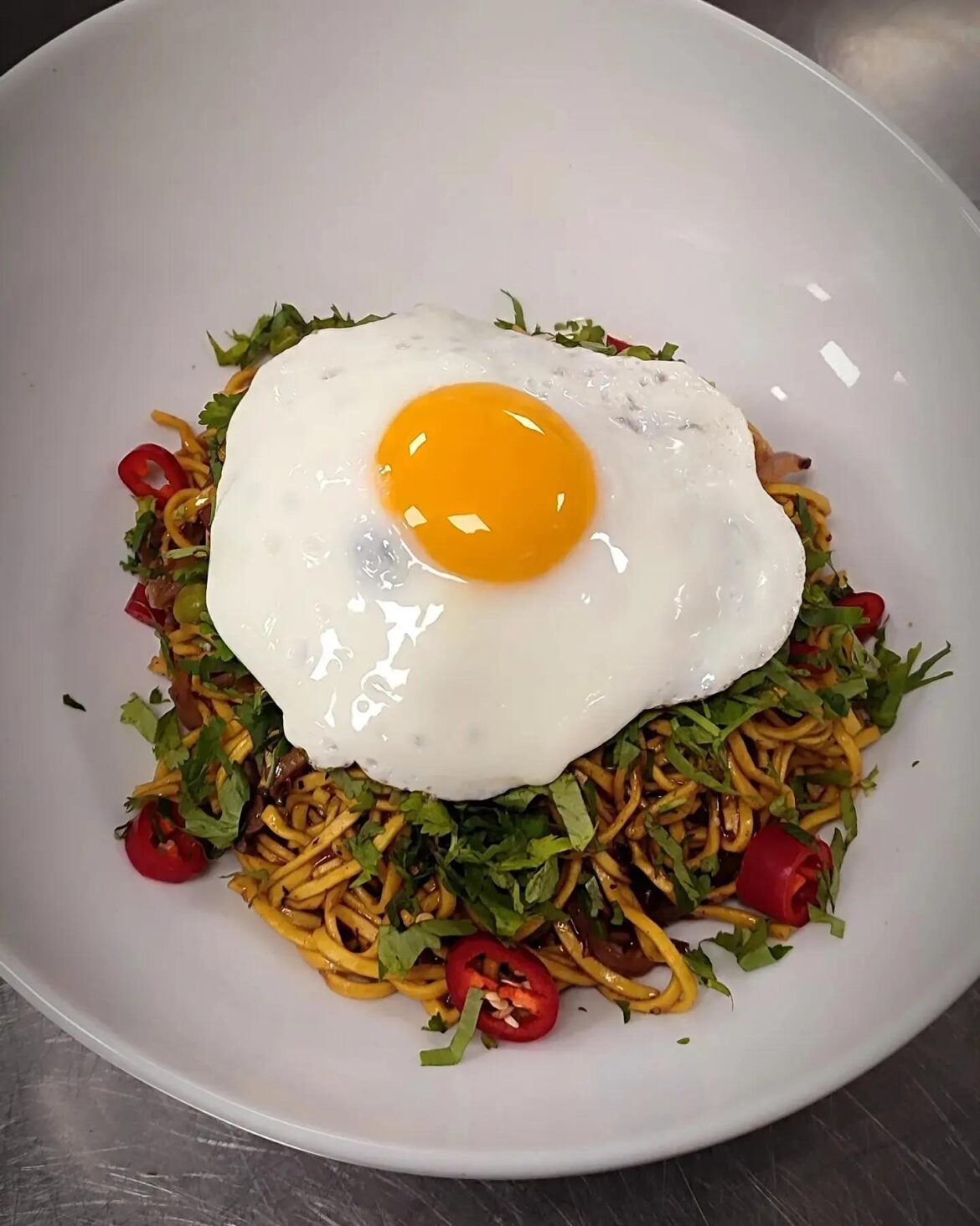[homemade] stir fry noodles with fired egg :)