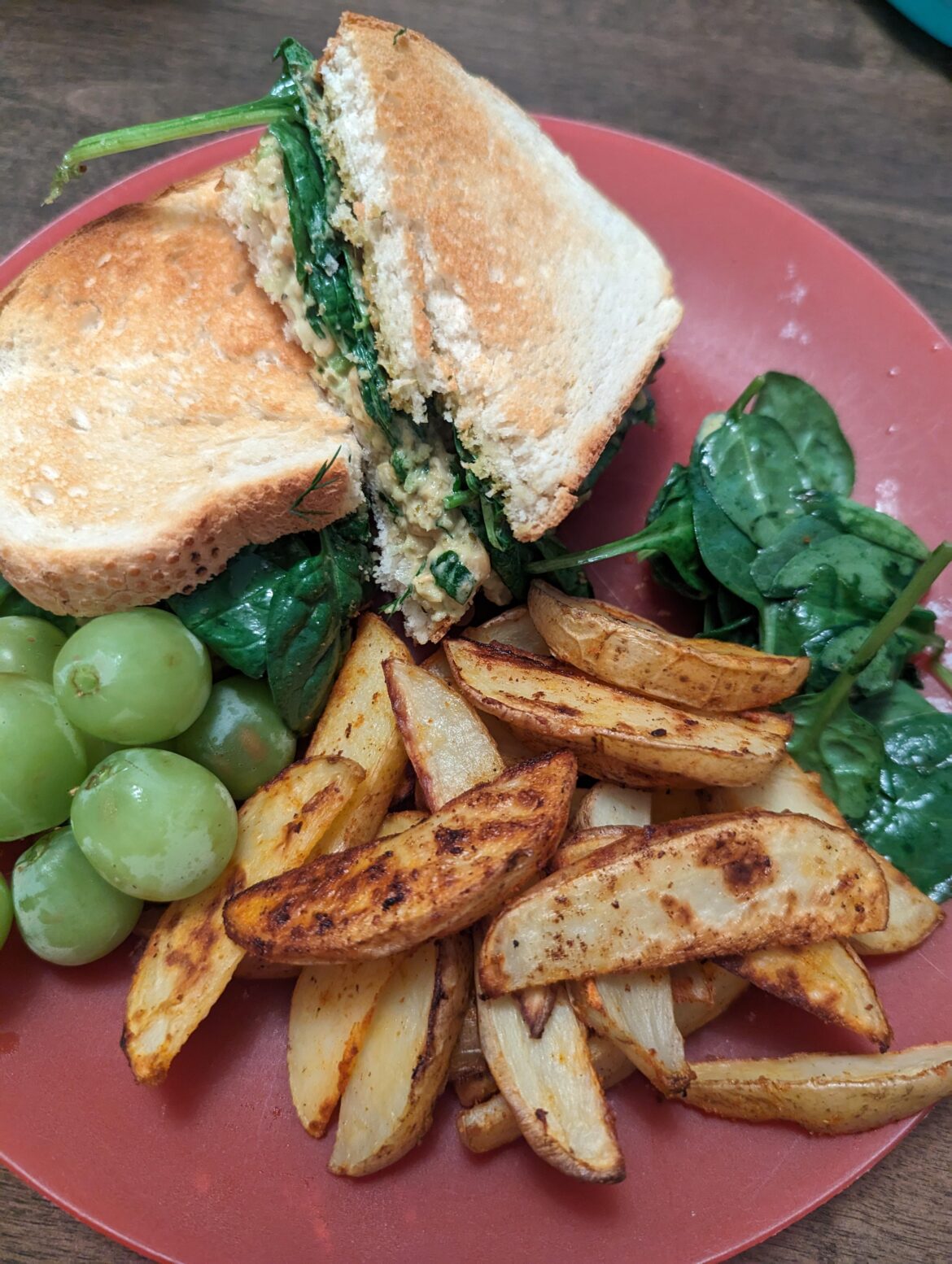 Creamy chickpea salad sandwich