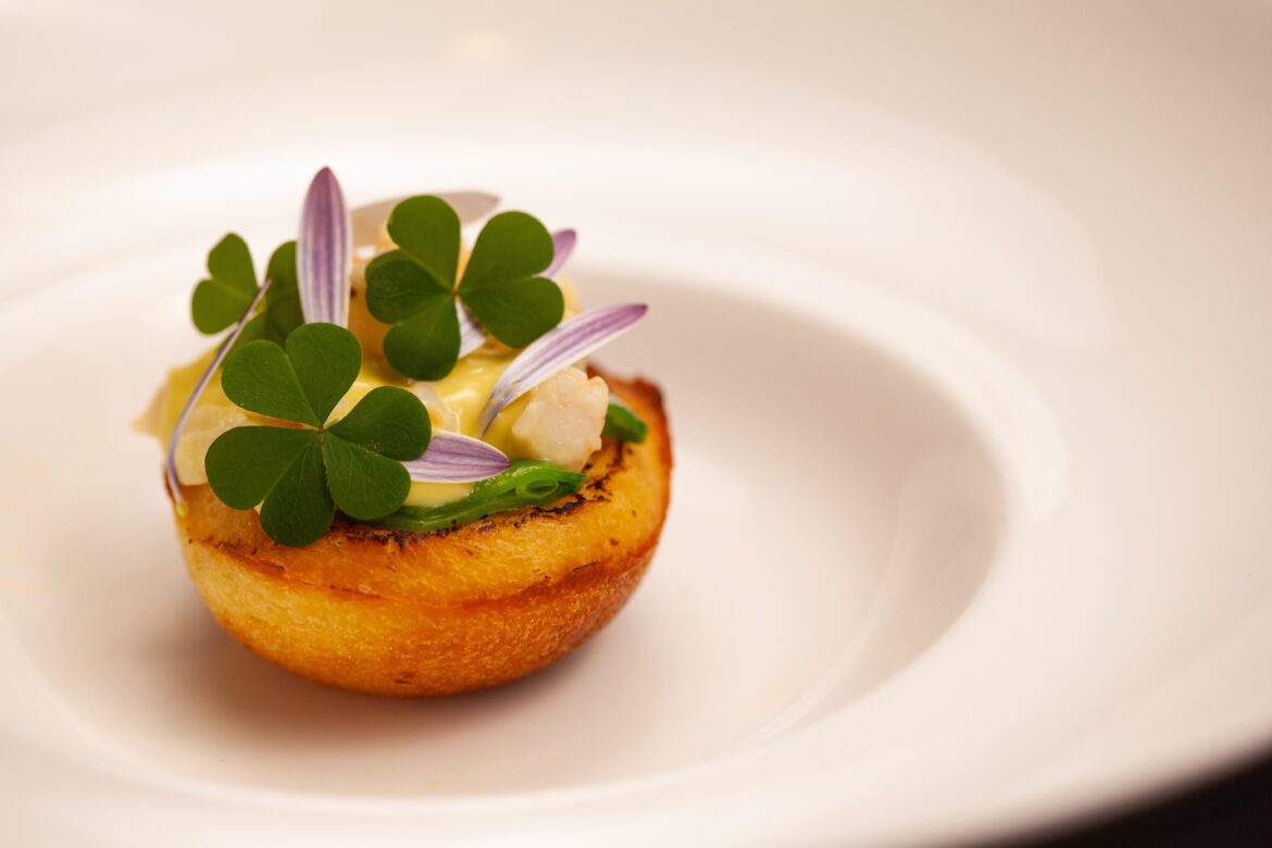 Brioche, shrimp, tomato jelly, dill mayonnaise