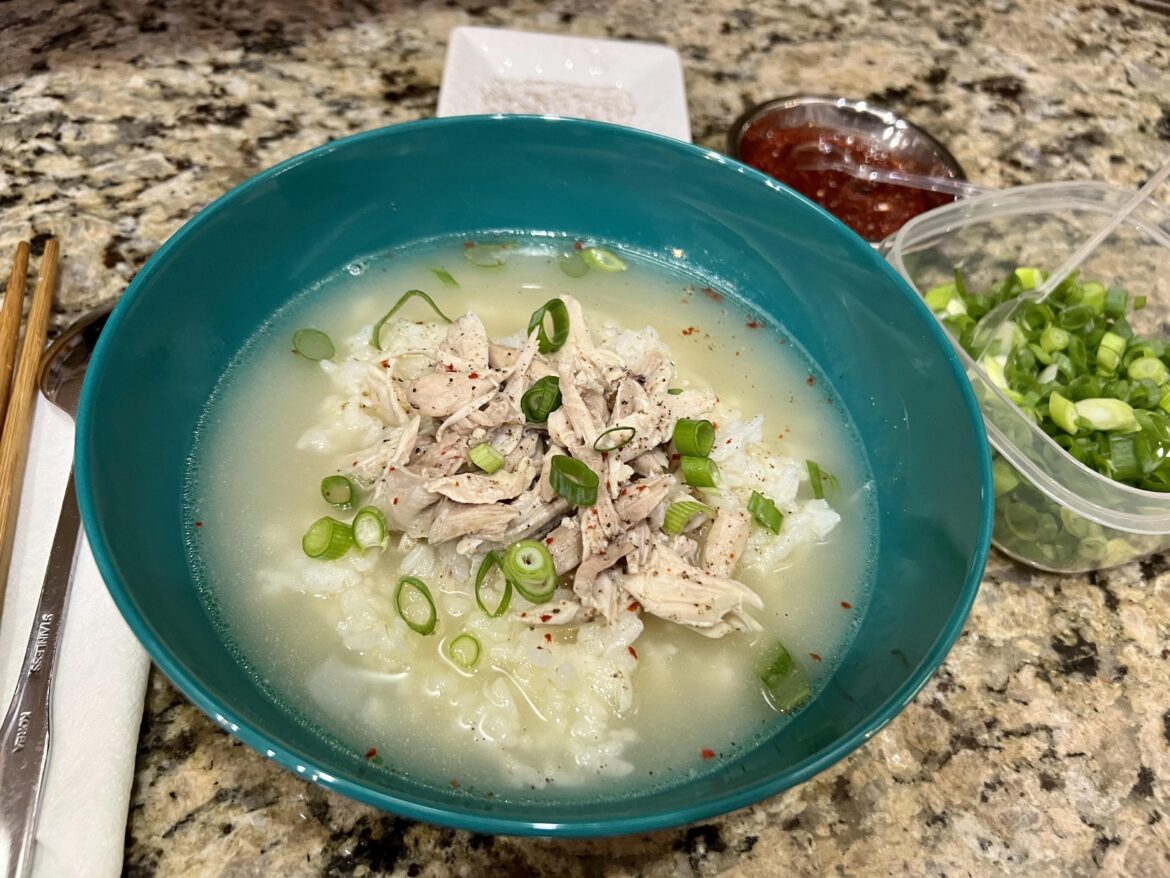 Chicken soup/Dak gomtang/닭곰탕