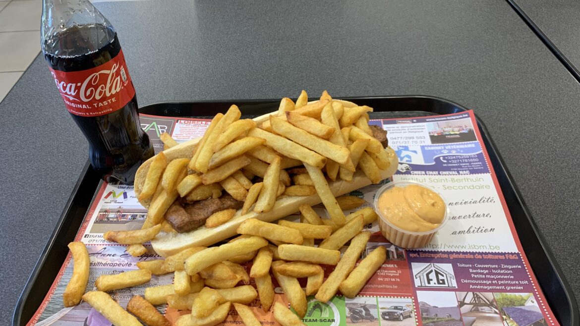 Mitraillete, Belgium (translated as sub machine gun)