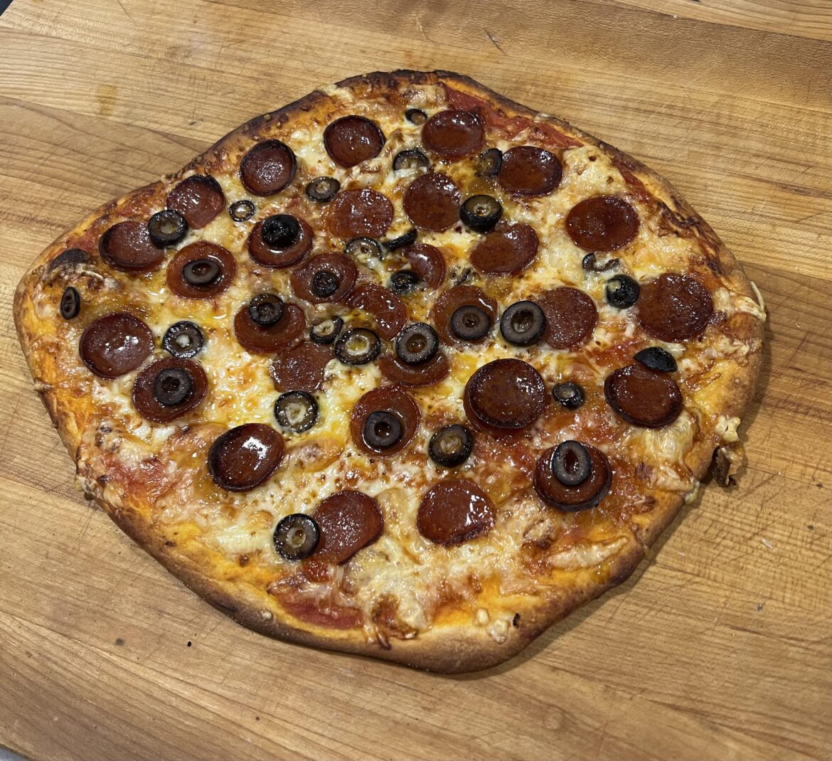 Crispy bar-style pizza