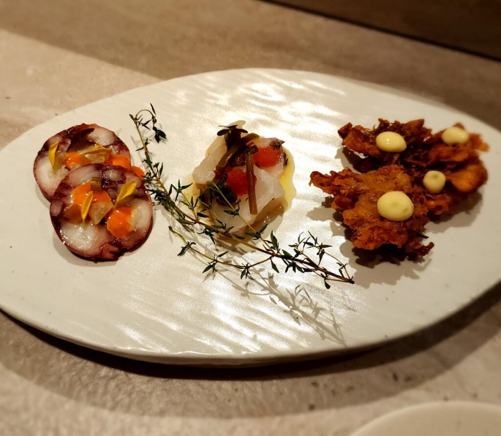 Modern Korean At Onhwa, Dosan Park, Seoul