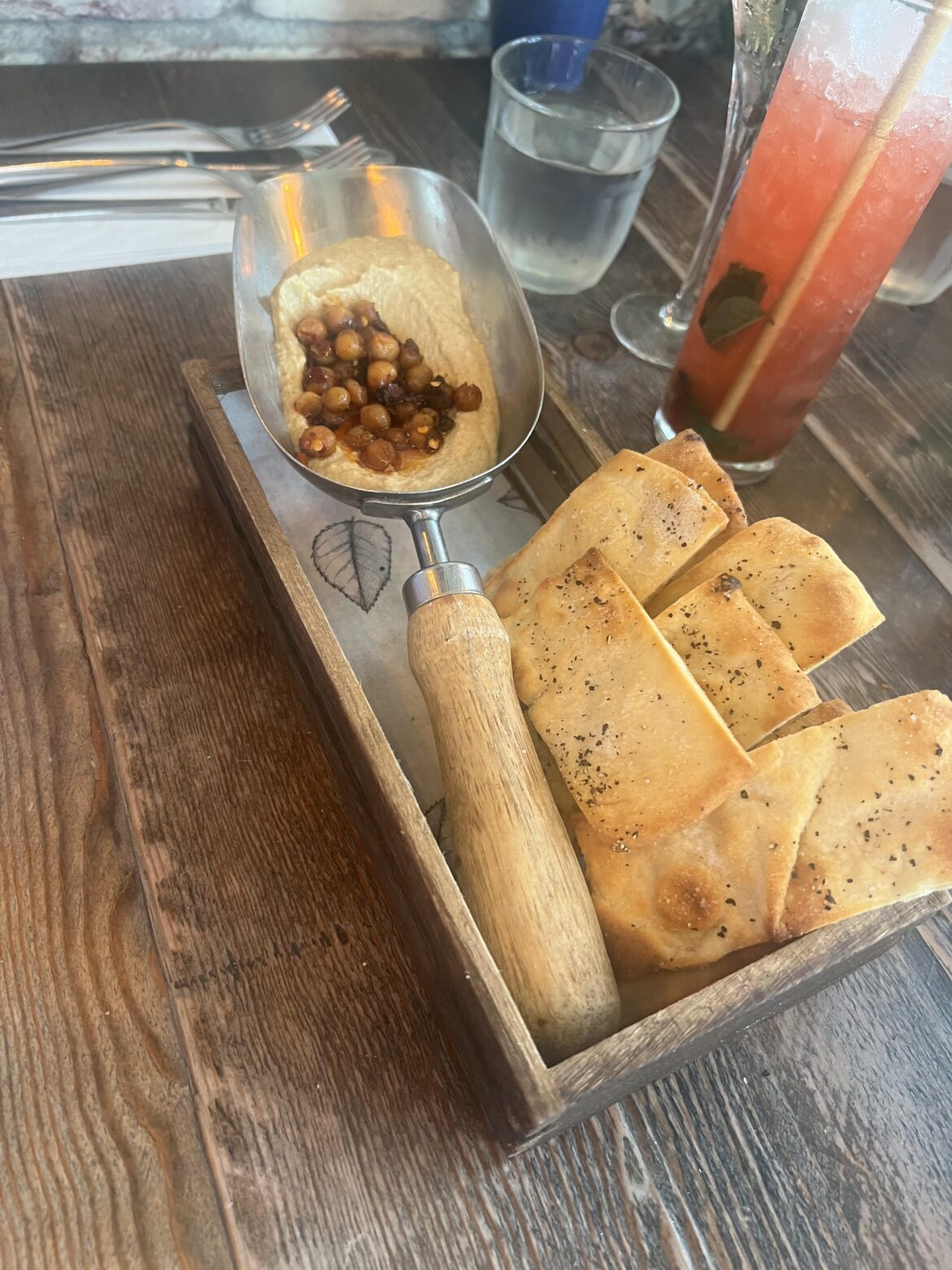 One trowel of hummus please