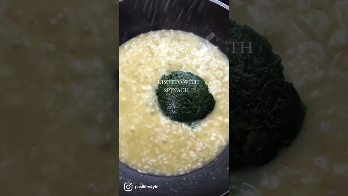Risotto with Spinach #cooking #cookingvideo #foodaholics #cucinaitaliana