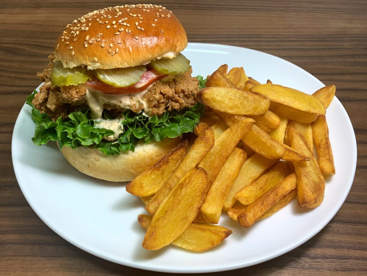Crispy chicken on fresh potato buns
