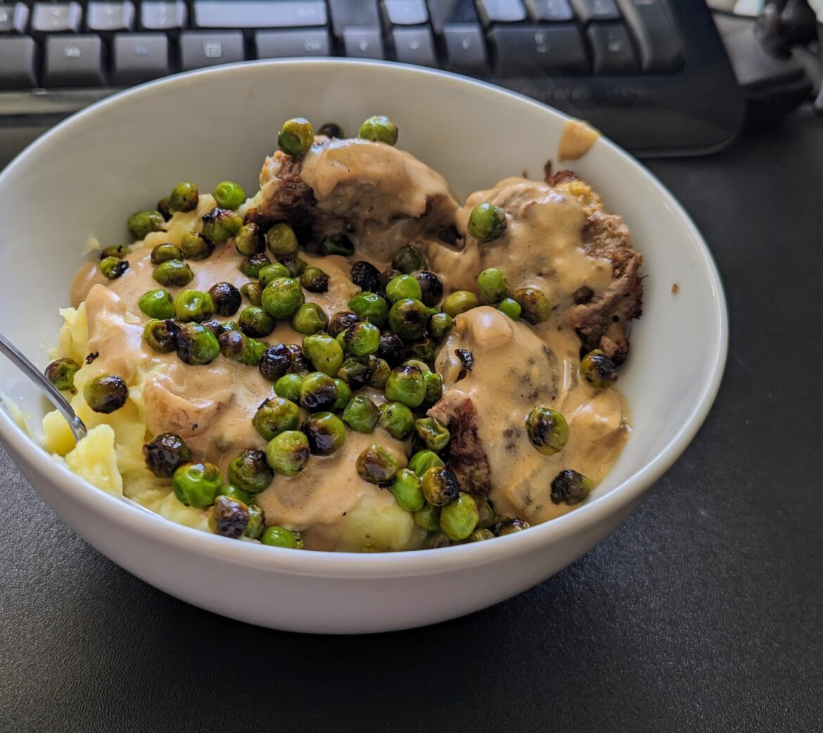 9.5/10 meatballs and onion gravy