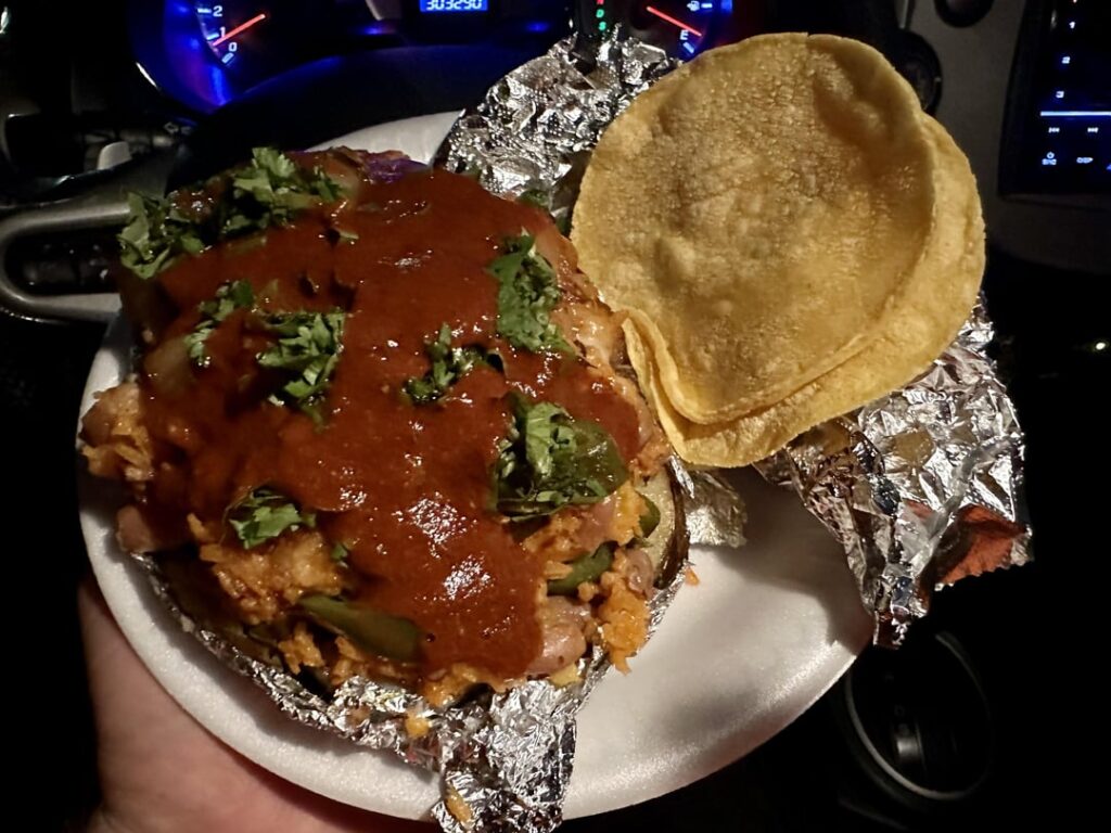 The vendor with the potatoes in Montebello (Papa con Mantequilla) 👌🥔🔥