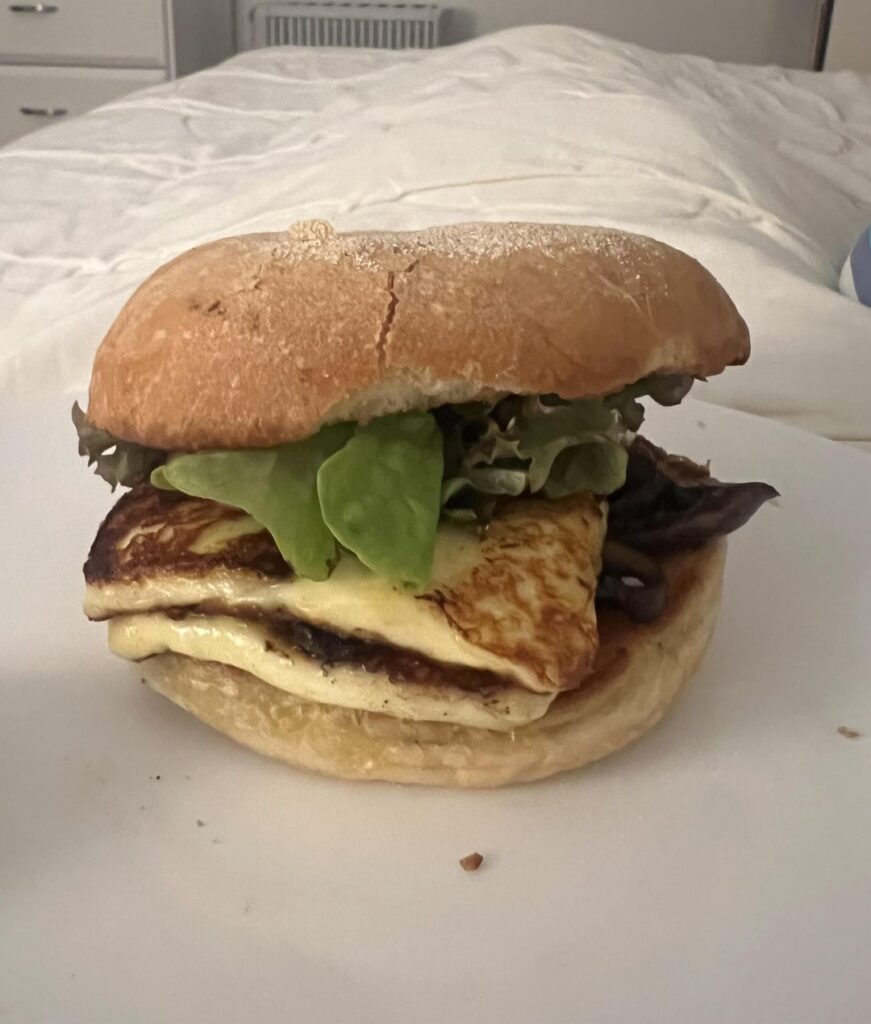 Apparently this is more sandwich than burgers - got booted from r/burgers. Halloumi and portobello mushroom on milk bun.
