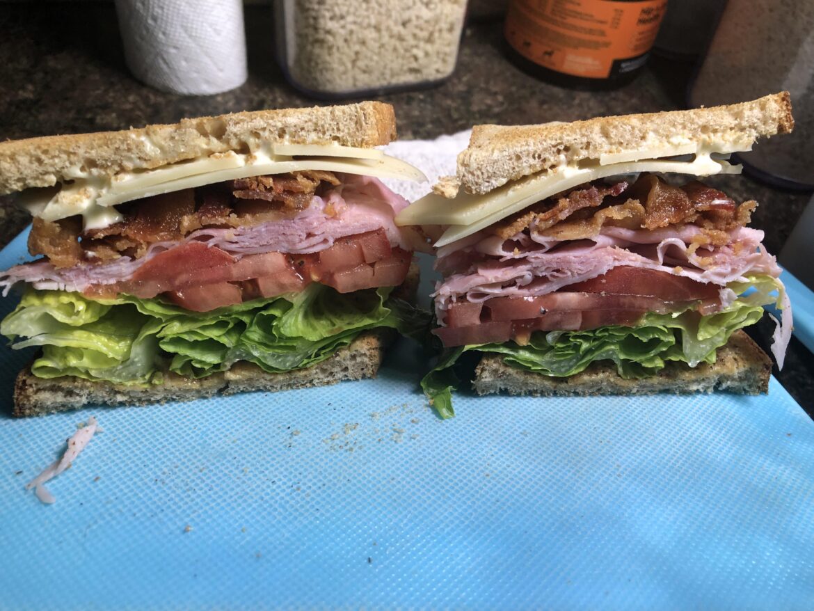 Ham sandwich on rye