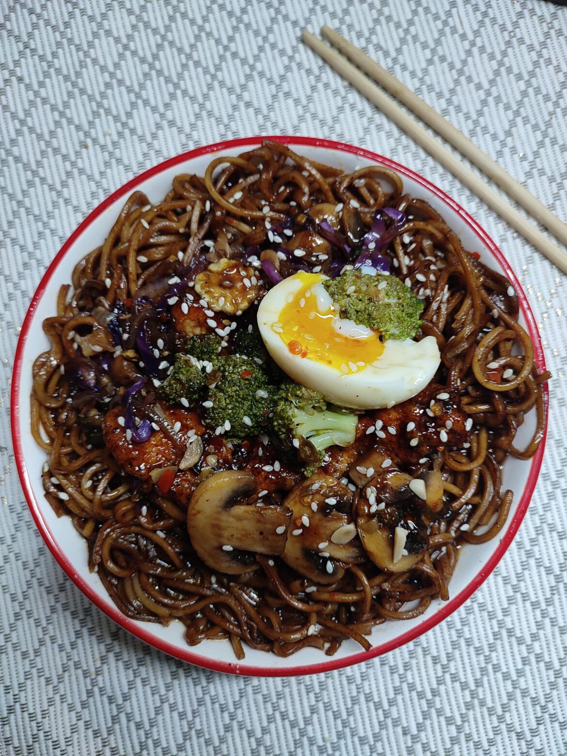 [OC] [Homemade] Jajangmyeon (Korean Black-Bean Noodles)