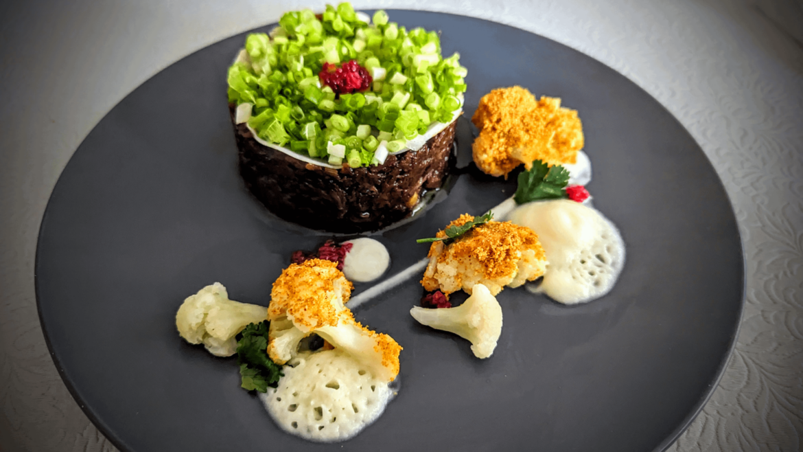 beef rendang / cauliflower / pickled daikon / spiced peanut crumb / finger lime