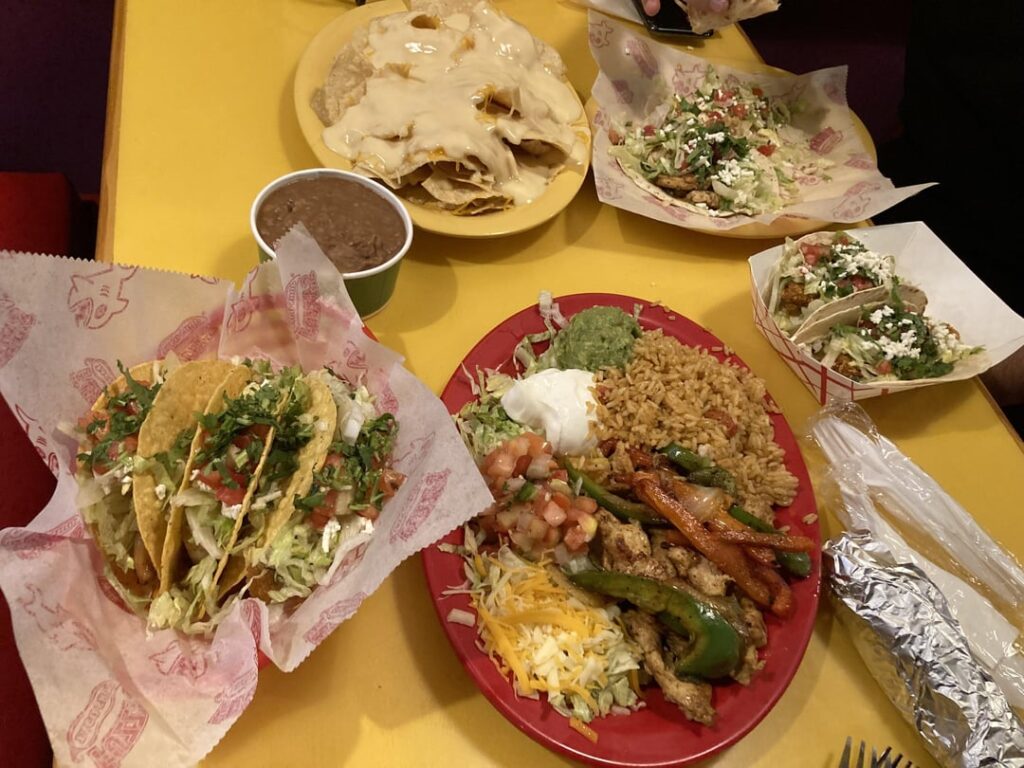 I love dining 🌮🌮