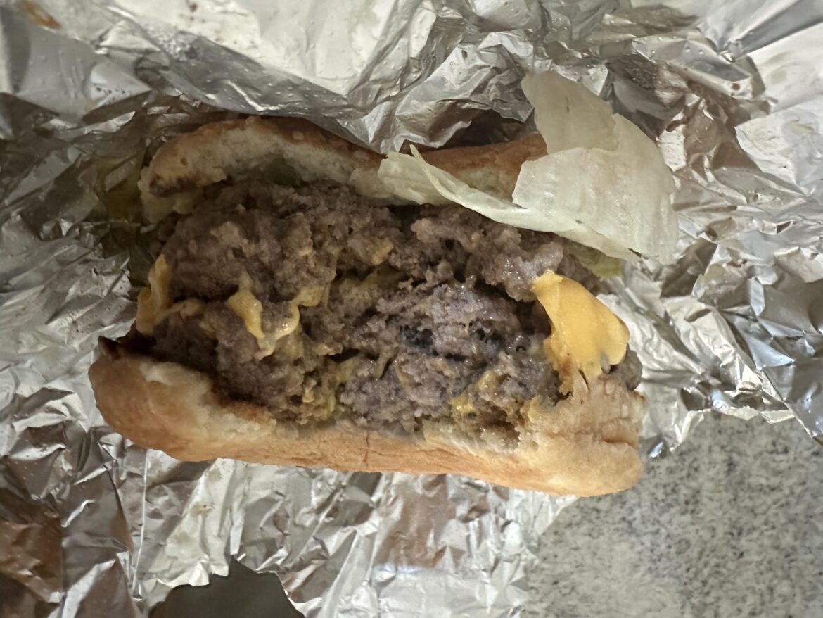 I door dashed a single cheeseburger and this is what I got. Triple patti with just lettuce and pickles