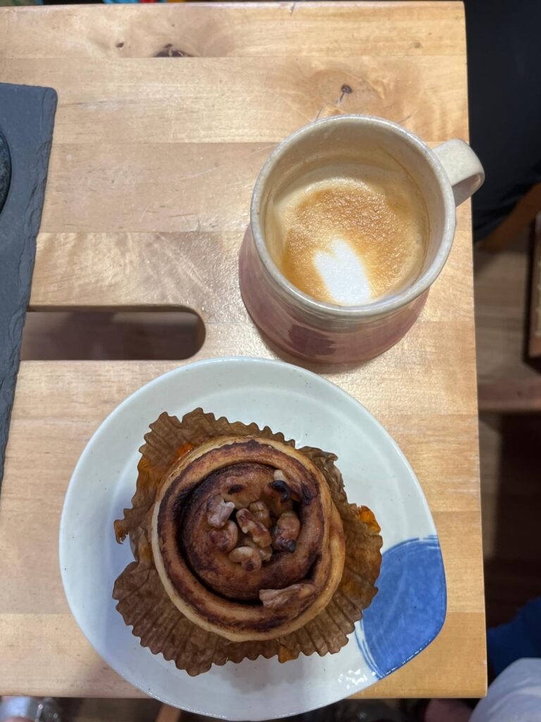 I found the yummy cakes are more attractive than coffee to me.