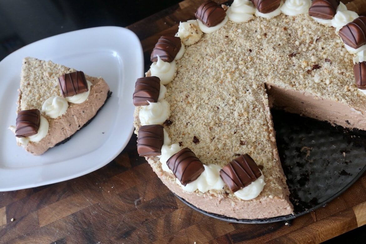 Creamy Kinder Bueno Chocolate Hazelnut Cheesecake