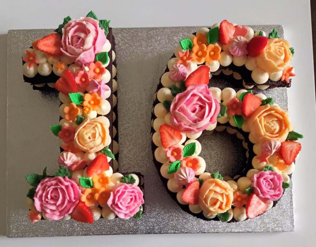 Utter newbie. Just handed over my first commission. So glad I didn't drop it!!! I was bricking it.