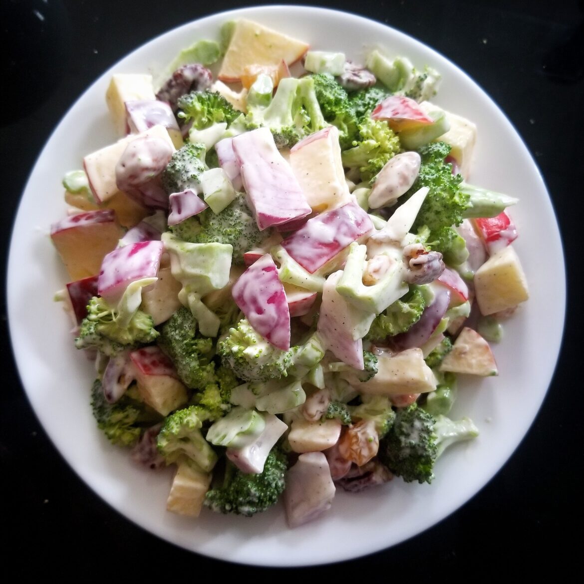 Broccoli salad - Healthy quick meal