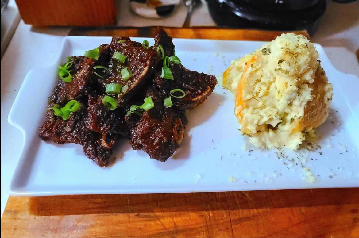 Korean BBQ Short Ribs w/ Cream Cheese Garlic Bread