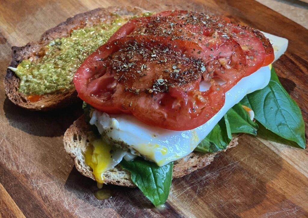 [Homemade] Egg, Tomato, Cheese Sandwich