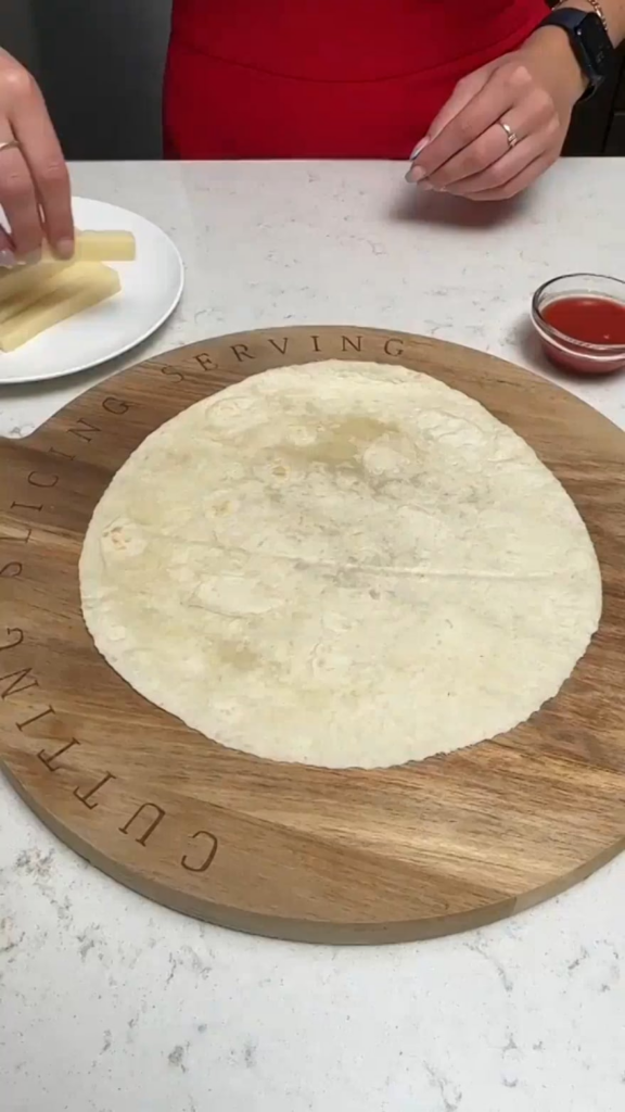 Easy stuffed crust pizza