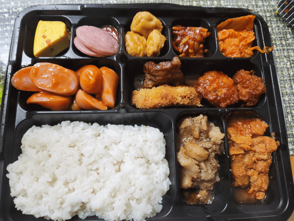What's yall's opinion on the Korean Convenience Store Lunch Box(도시락) game?