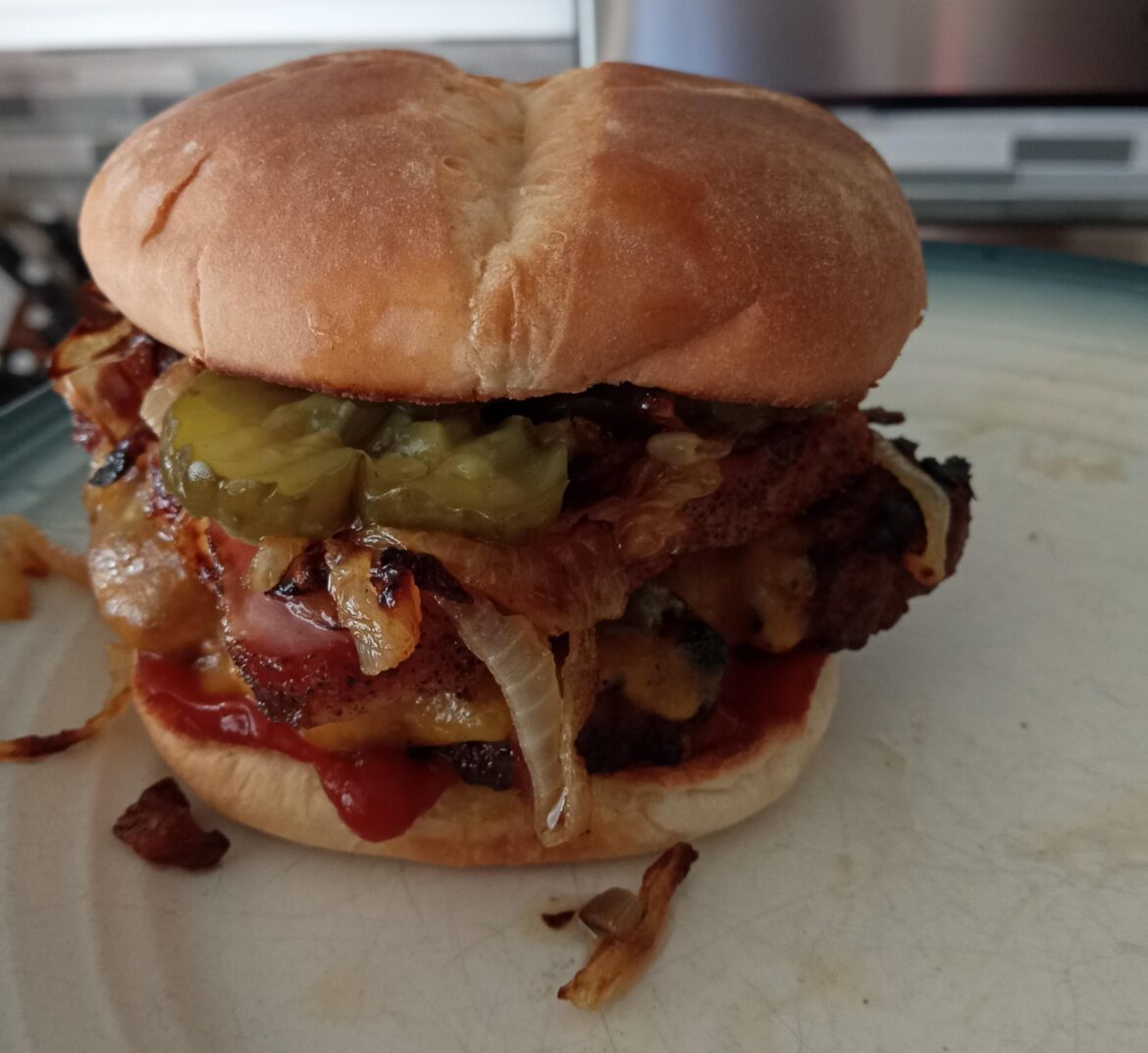 Barbecue burger with Smoked Pork Belly