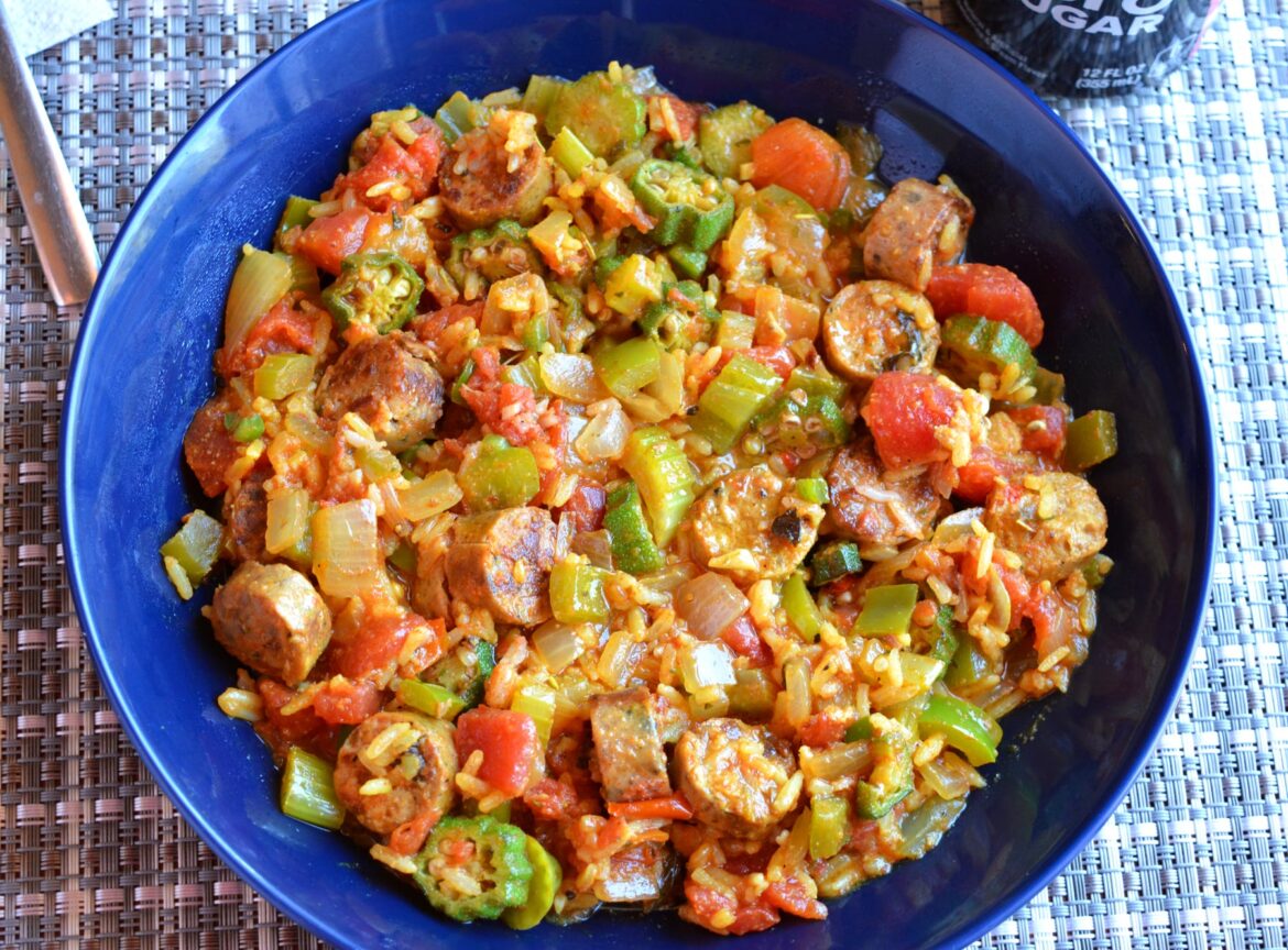 Jambalaya with plant-based sausages, only 296 calories!