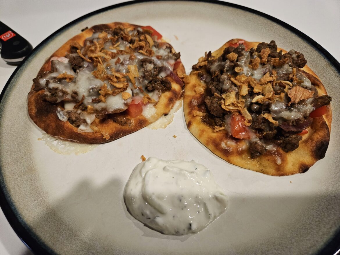 Steak Strip Gyro-Style Mini Flatbreads w/Mozzarella & Tzatziki