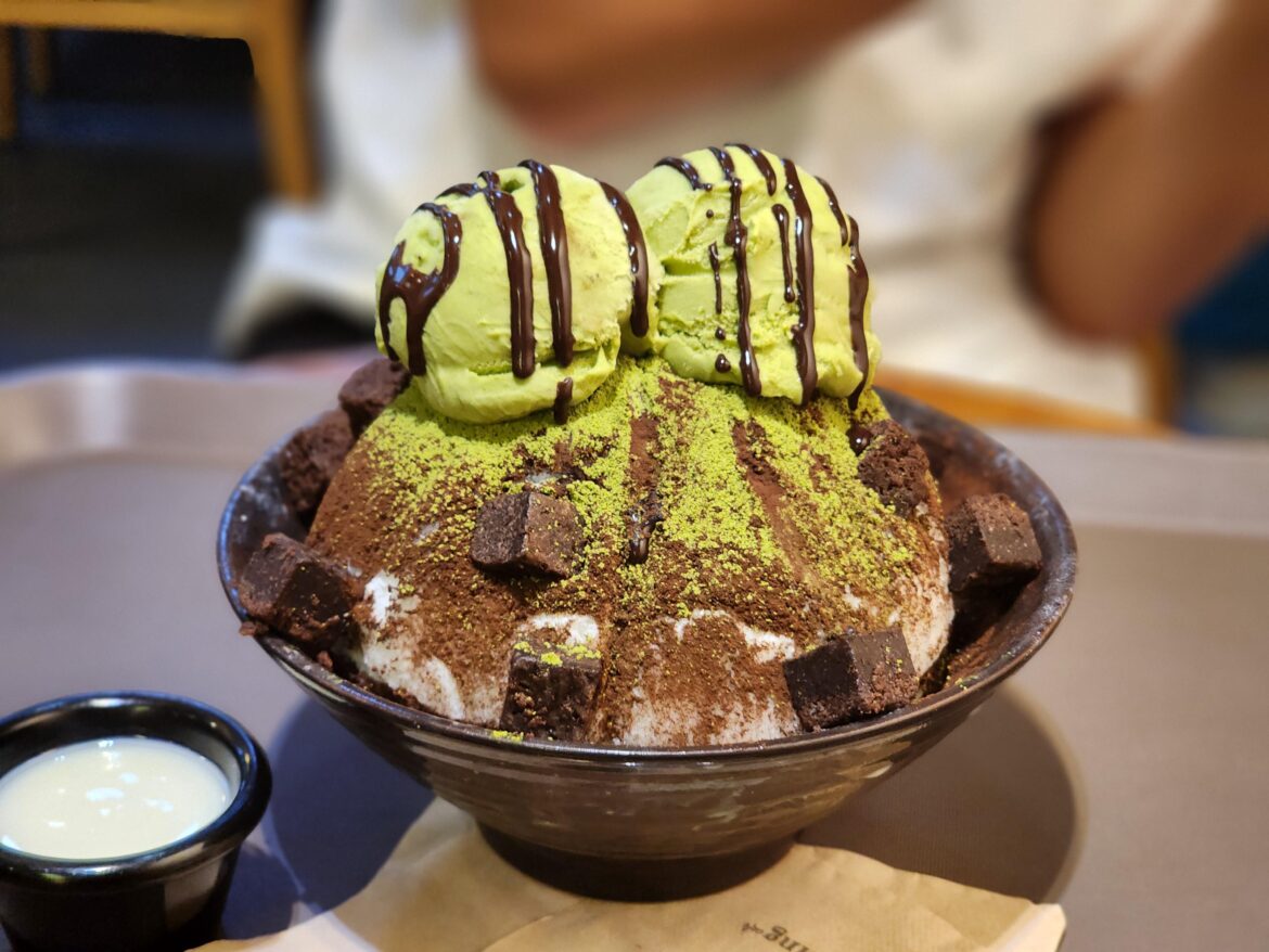 I Had Green Tea Ice Cream and Brownie Bingsu in Korea at Sulbing