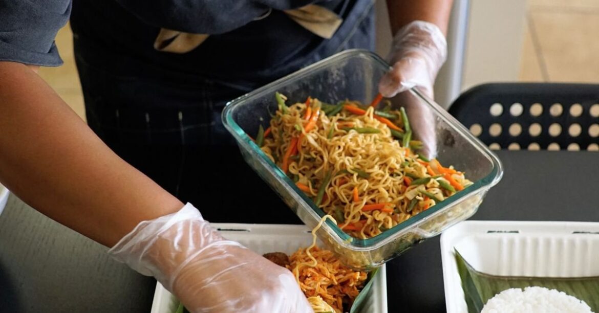 Does California Assembly Bill 1325 now allow people to sell cooked food from home?