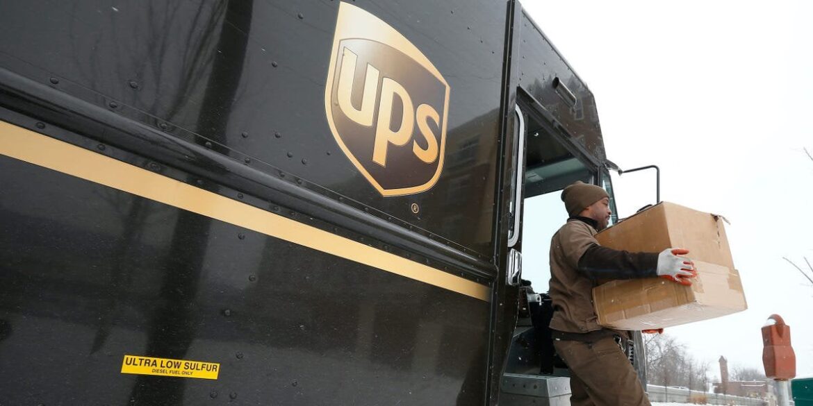 Tech workers react to UPS drivers landing a $170,000 a year package with a mixture of anger and admiration d d d. D