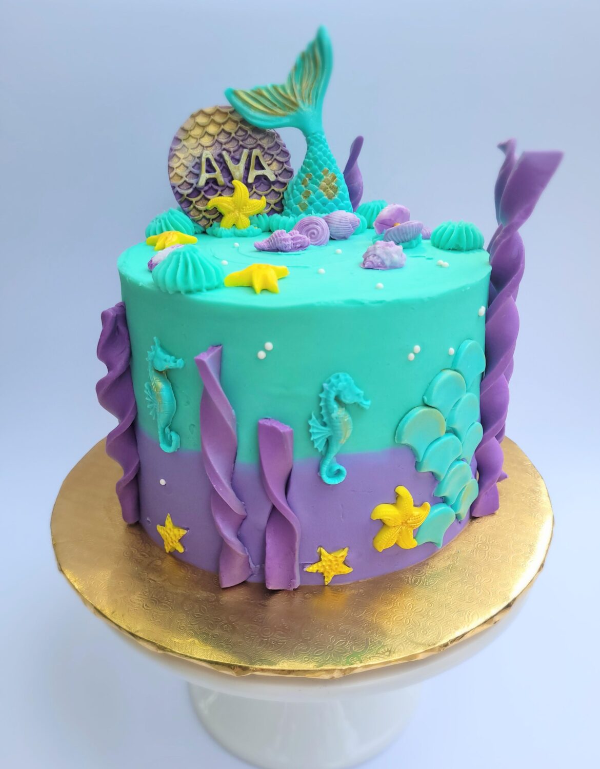 Simple cake. Vanilla with vanilla buttercream.