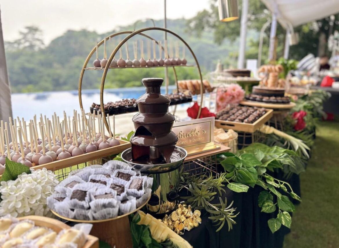 Does anyone know where to get the carousel / circle food display thing in this photo for a grazing table?