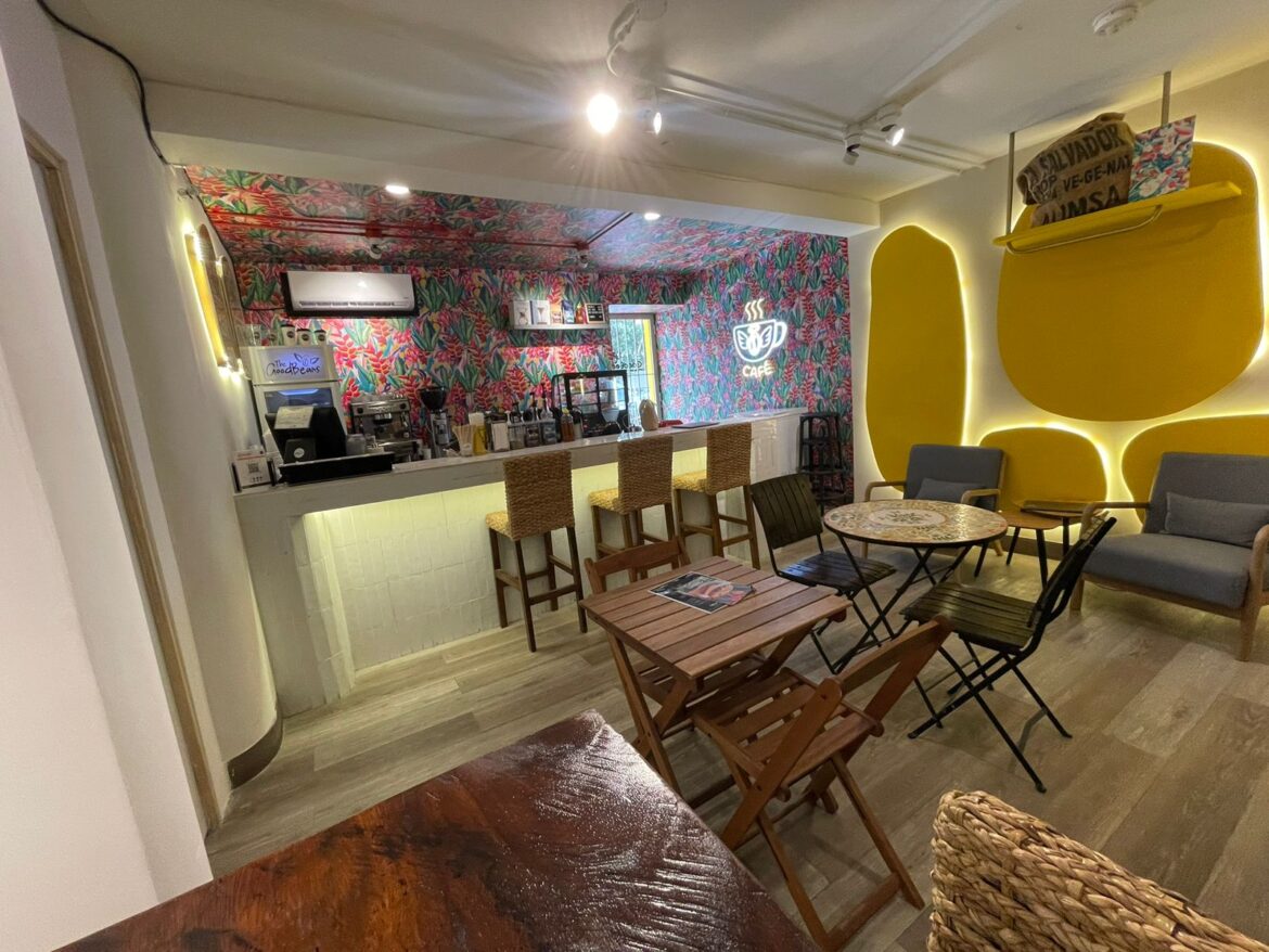 Hello from GoodBeans in San Salvador, El Salvador. Coffee Shop and roasters at origin. We ship roasted coffee worldwide! thegoodbeans.com