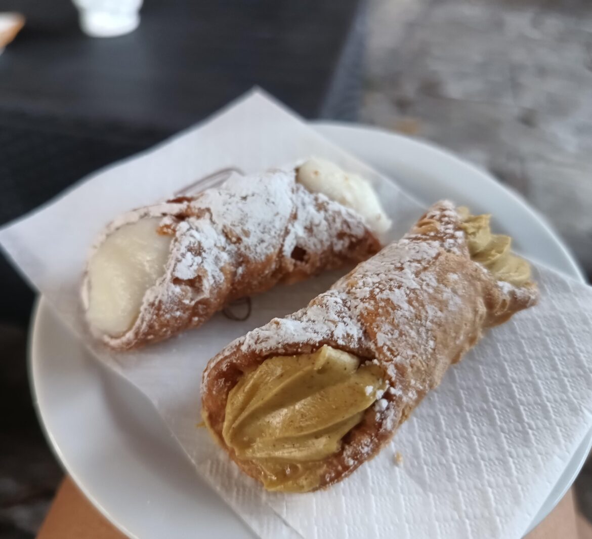 Cannoli!