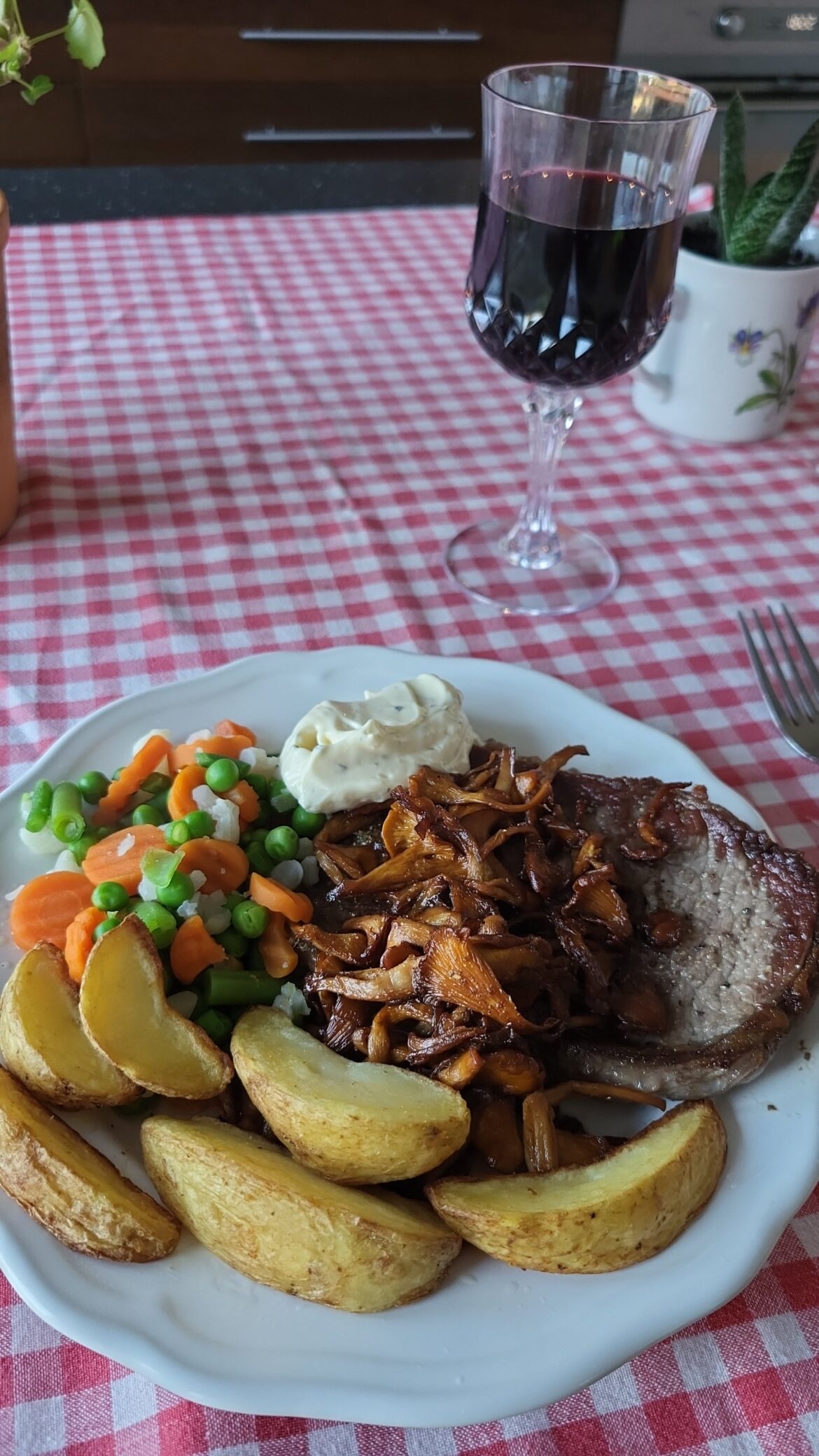 15 minute steak, chanterelles and potatoes 15 minute steak, chanterelles and potatoes