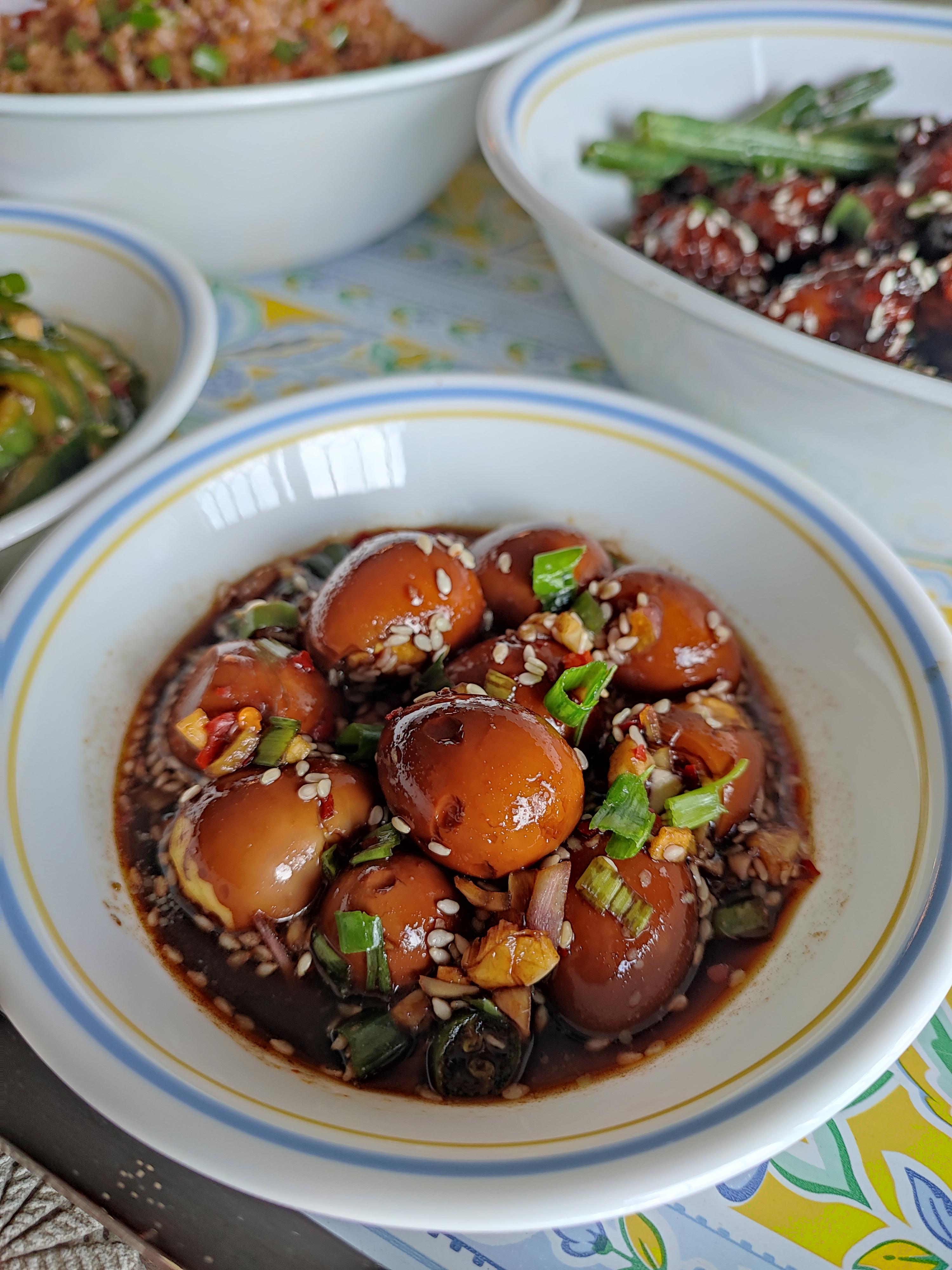 [OC] 메추리알 장조림 (Homemade Korean Soy Braised Quail Eggs) Dining and Cooking