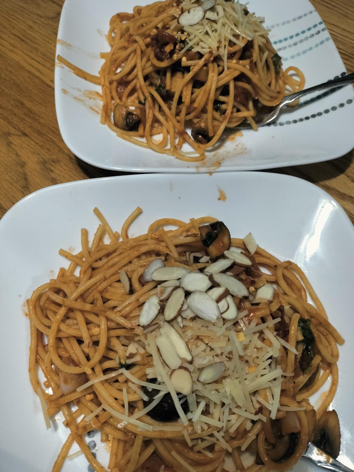 Tomato and mushroom spaghetti